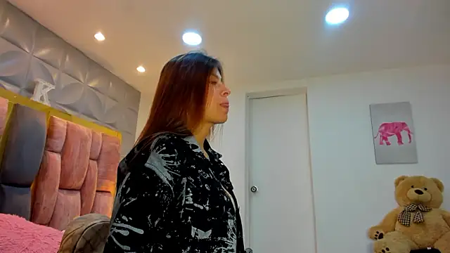 Charlotte Ice1 online show from February 2026 03:29:02 PM