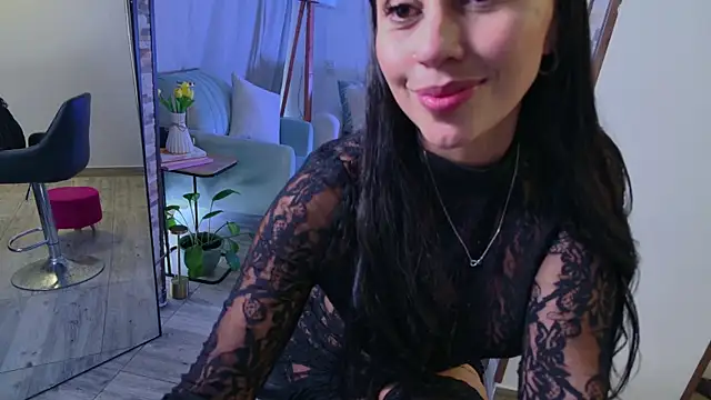 Miarouss3 online show from January 2025 03:32:01 PM