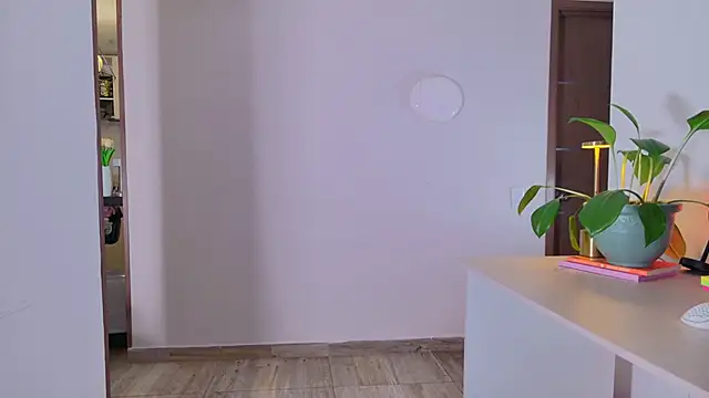 Miarouss3 online show from March 2025 12:01:02 PM