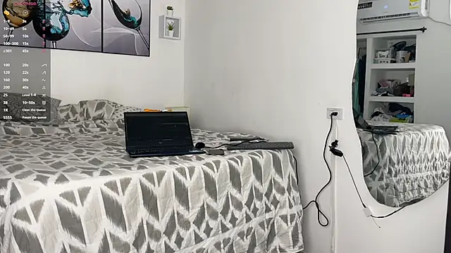 wendy alejo1712 online show from October 2025 12:33:01 AM