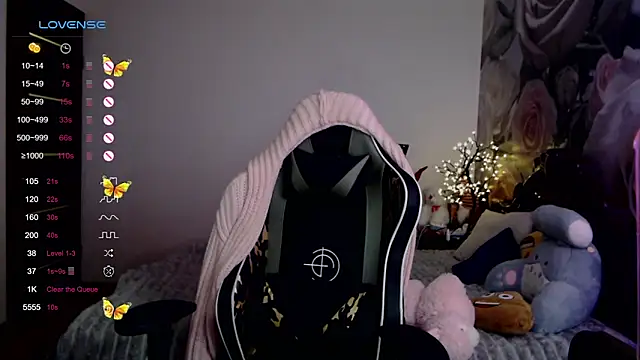  Just a queen 3 online show from March 2025 06:32:01 PM