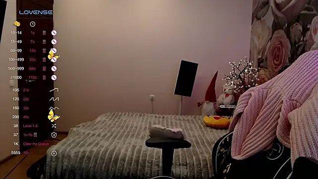  Just a queen 3 online show from March 2025 07:38:01 PM