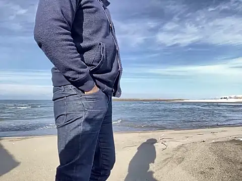 Snapshot of ge3noxxx chatting on February 2025 05:52:01 AM ge3noxxx online show from February 2025 05:52:01 AM