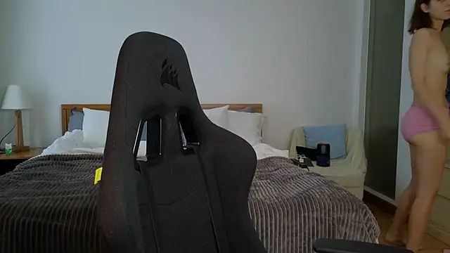 VanessaBayer2 online show from March 2025 12:30:02 AM