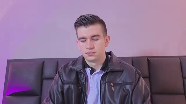 MikaelSlow online show from April 2026 04:15:01 AM