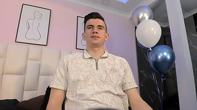 Snapshot of MikaelSlow chatting on April 2026 04:37:01 AM MikaelSlow online show from April 2026 04:37:01 AM