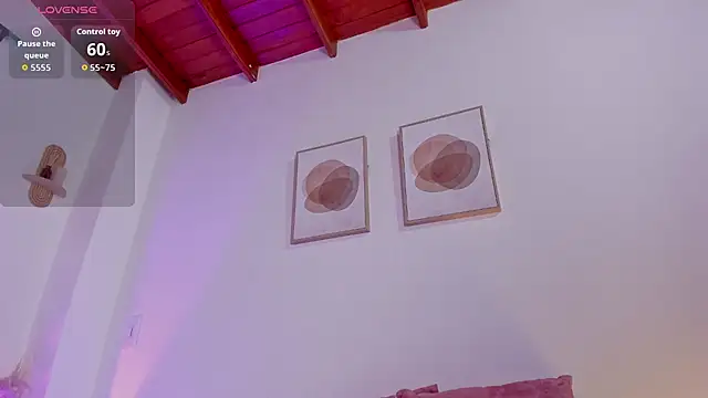 Mia 222 online show from October 2025 10:49:02 AM