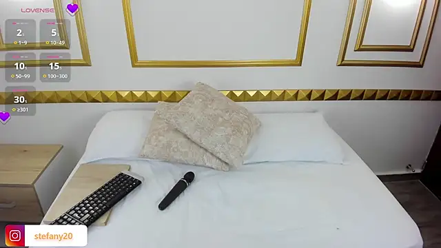 amor smith  online show from February 2025 02:40:02 AM