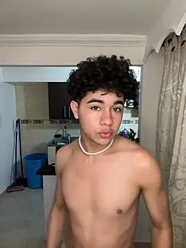Snapshot of DavidfullOFlove chatting on February 2026 01:32:01 AM DavidfullOFlove online show from February 2026 01:32:01 AM