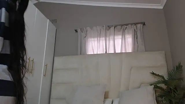 Snapshot of naughtyblackdolie chatting on February 2025 05:42:01 AM naughtyblackdolie online show from February 2025 05:42:01 AM