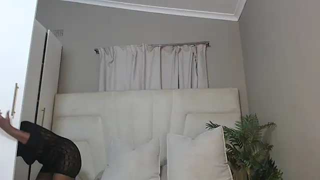 Snapshot of naughtyblackdolie chatting on March 2025 04:13:01 AM naughtyblackdolie online show from March 2025 04:13:01 AM