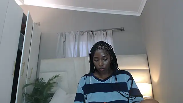 Snapshot of naughtyblackdolie chatting on October 2025 08:00:01 AM naughtyblackdolie online show from October 2025 08:00:01 AM