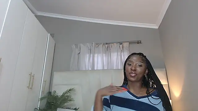 Snapshot of naughtyblackdolie chatting on October 2025 04:44:02 AM naughtyblackdolie online show from October 2025 04:44:02 AM