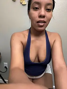 Snapshot of juicyyy323 chatting on December 2024 06:06:01 AM juicyyy323 online show from December 2024 06:06:01 AM