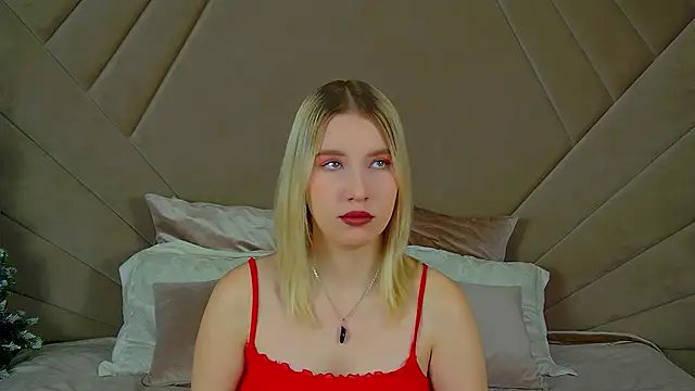 LiliLinn online show from January 2025 04:49:02 AM