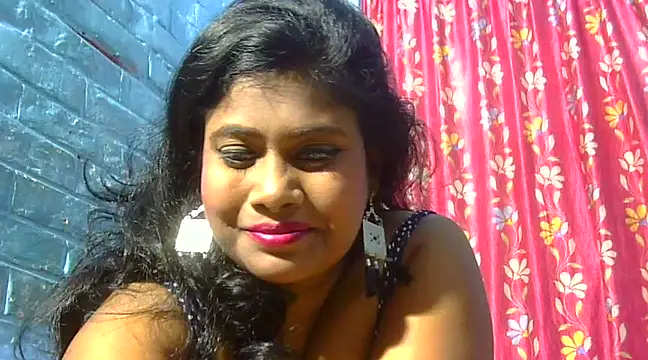 Snapshot of sexy_roma chatting on December 2024 06:43:01 PM sexy roma online show from December 2024 06:43:01 PM