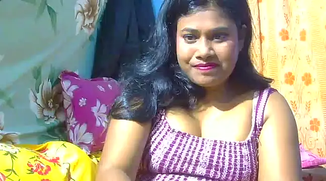 Snapshot of sexy_roma chatting on March 2025 03:48:02 PM sexy roma online show from March 2025 03:48:02 PM