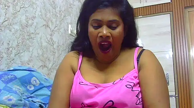 Snapshot of sexy_roma chatting on March 2025 01:18:02 PM sexy roma online show from March 2025 01:18:02 PM