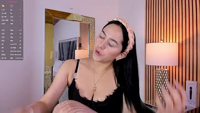 hazel ross tcw online show from January 2025 01:41:01 PM