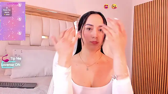 hazel ross tcw online show from October 2025 01:54:02 PM