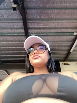 ElaEndez  online show from January 2025 10:28:02 PM