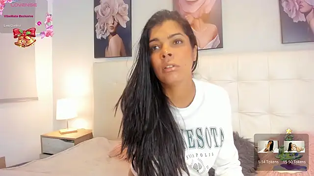 Snapshot of Sweetdreamses_ chatting on December 2024 03:26:01 PM Sweetdreamses  online show from December 2024 03:26:01 PM