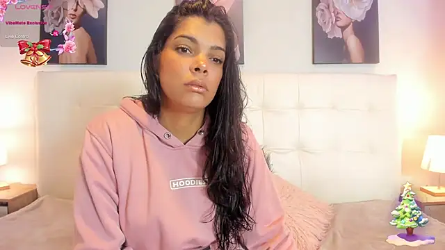 Snapshot of Sweetdreamses_ chatting on December 2024 12:23:02 PM Sweetdreamses  online show from December 2024 12:23:02 PM