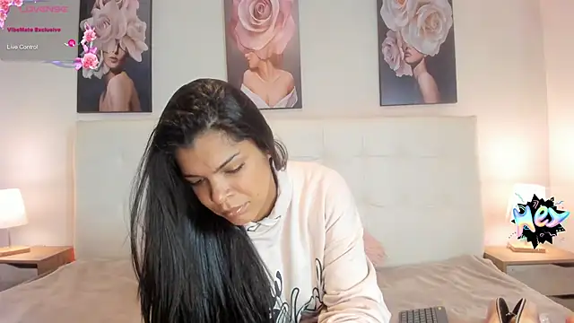 Snapshot of Sweetdreamses_ chatting on January 2025 12:28:02 PM Sweetdreamses  online show from January 2025 12:28:02 PM