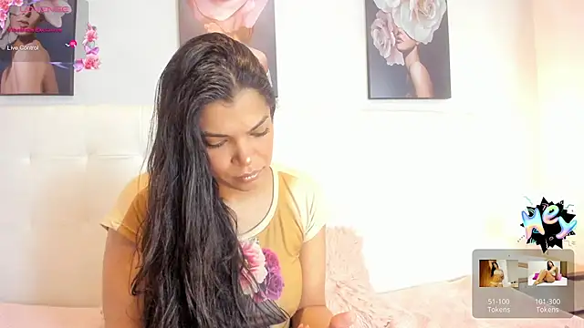 Snapshot of Sweetdreamses_ chatting on January 2025 12:38:01 PM Sweetdreamses  online show from January 2025 12:38:01 PM