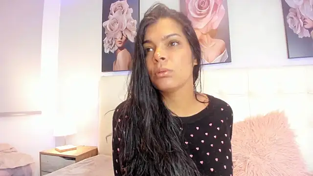 Snapshot of Sweetdreamses_ chatting on February 2025 12:22:02 PM Sweetdreamses  online show from February 2025 12:22:02 PM