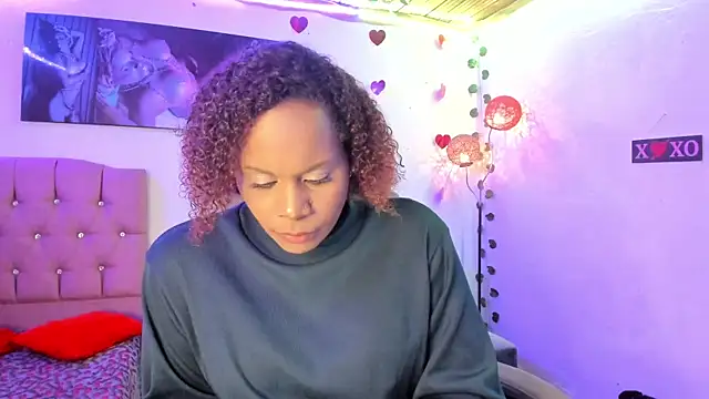 Snapshot of Camille_rose_ chatting on February 2025 12:03:01 AM Camille rose online show from February 2025 12:03:01 AM