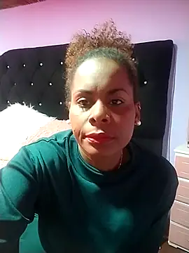 Snapshot of Camille_rose_ chatting on October 2025 04:59:02 PM Camille rose online show from October 2025 04:59:02 PM