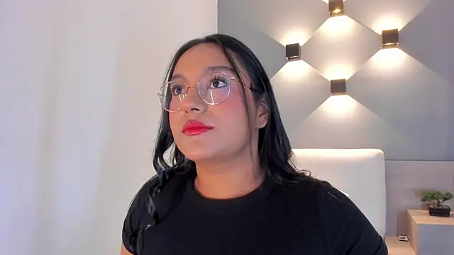 ellamontoya online show from September 2025 11:11:01 AM