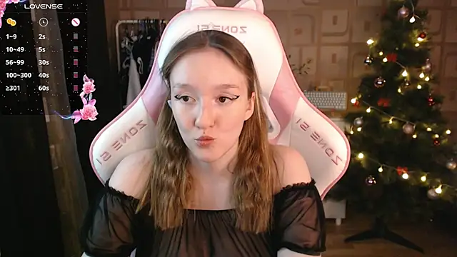 MoonlishSiren online show from December 2024 07:37:02 PM