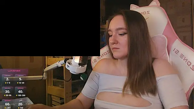 Snapshot of MoonlishSiren chatting on July 2026 10:12:02 PM MoonlishSiren online show from July 2026 10:12:02 PM