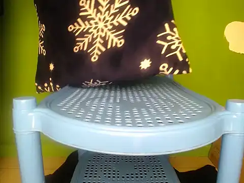 Snapshot of ChErRyanDchOcO chatting on February 2025 01:52:02 AM ChErRyanDchOcO online show from February 2025 01:52:02 AM