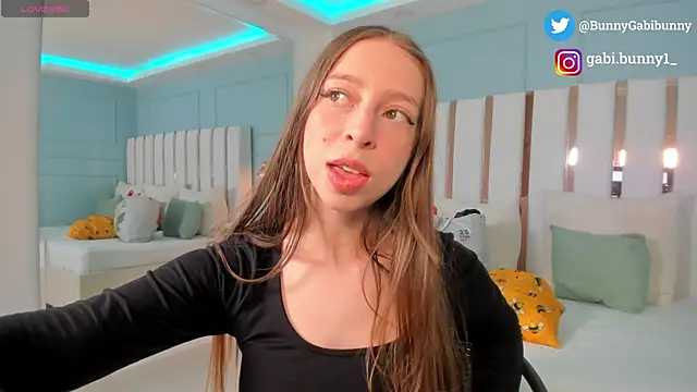 gabi bunny online show from April 2026 05:53:02 PM