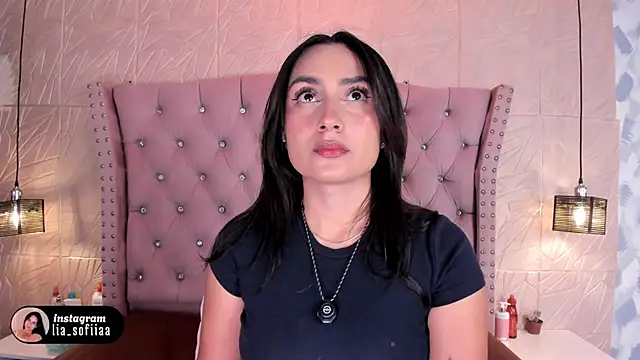 lia sofiia online show from April 2026 08:33:02 AM