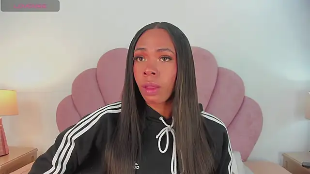 Nicole Paradise online show from February 2025 01:05:02 PM