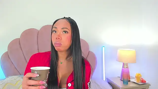 Nicole Paradise online show from December 2025 12:44:02 PM