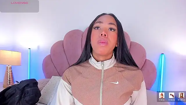 Nicole Paradise online show from March 2026 12:44:01 PM