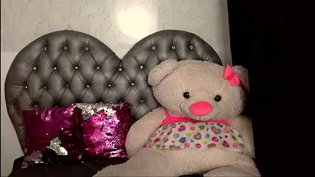 emma  cute   online show from February 2025 11:04:01 AM