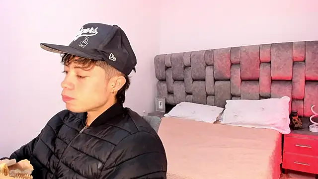 MarcusCollinss  online show from December 2024 12:03:01 PM