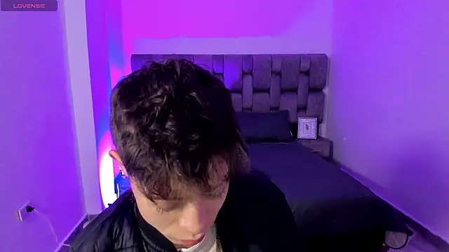 MarcusCollinss  online show from December 2024 12:07:02 PM