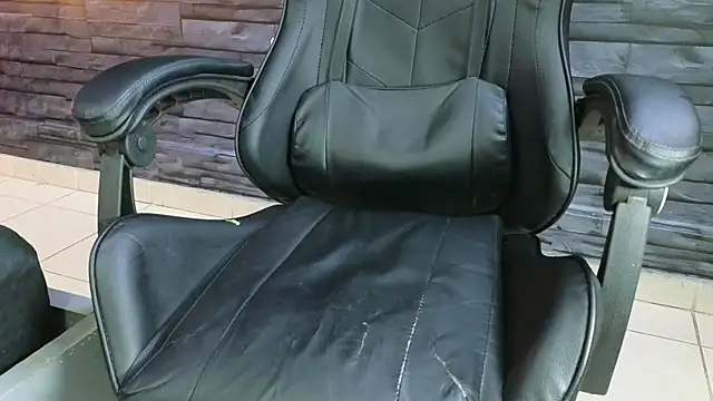 Lilith Zen online show from January 2025 09:47:01 AM