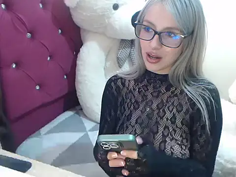 Snapshot of MOLLY4444 chatting on February 2026 08:52:01 PM MOLLY4444 online show from February 2026 08:52:01 PM