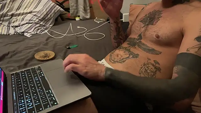 Snapshot of kameray12 chatting on March 2025 06:18:01 PM kameray12 online show from March 2025 06:18:01 PM