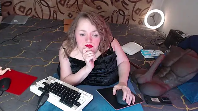 Snapshot of MiniNatalie chatting on March 2025 07:37:02 AM MiniNatalie online show from March 2025 07:37:02 AM