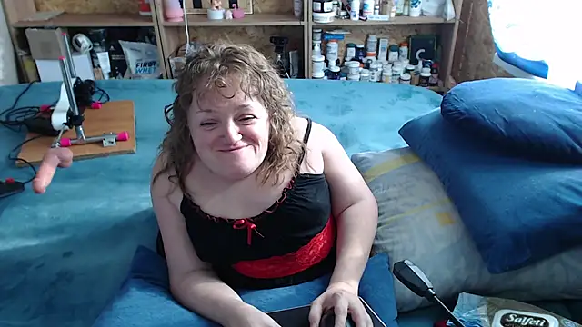 Snapshot of MiniNatalie chatting on October 2025 07:36:02 AM MiniNatalie online show from October 2025 07:36:02 AM