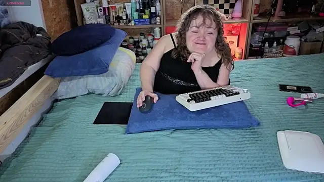 MiniNatalie online show from November 2025 12:30:01 PM